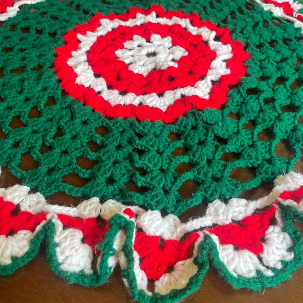 Vintage Christmas Crochet Centerpiece Doily 28